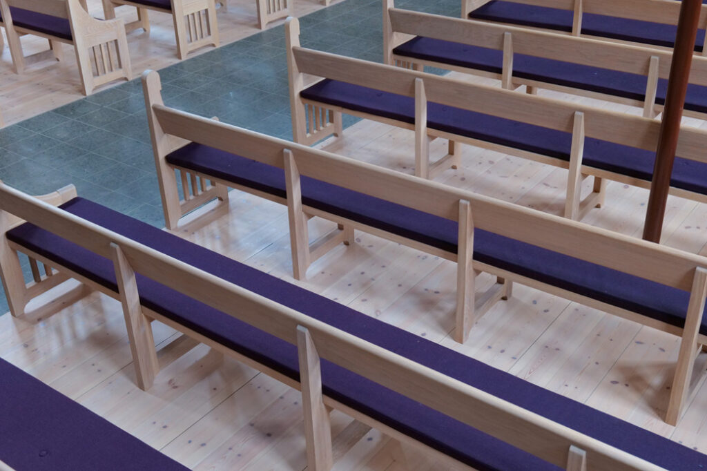 The new church pews. Contemporary and simple. Photo: JW 2023